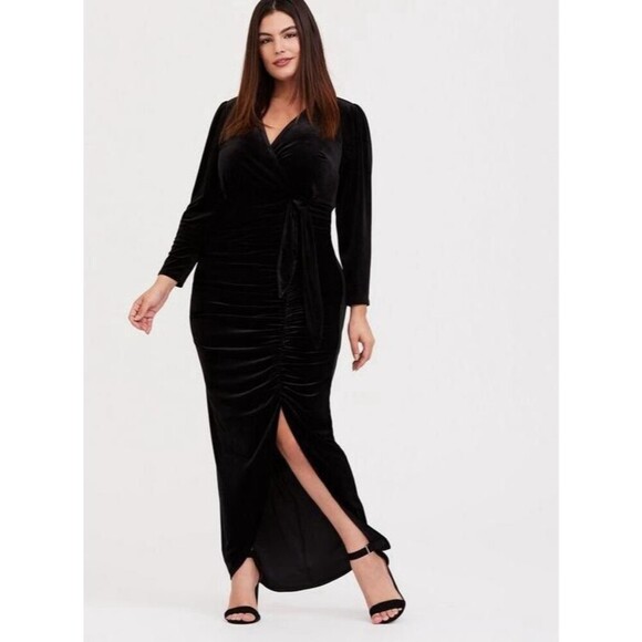 Torrid Dress Women’s 20 Maxi Velvet Black V Neck High Slit Romantic Goth Whimsy - Picture 1 of 9